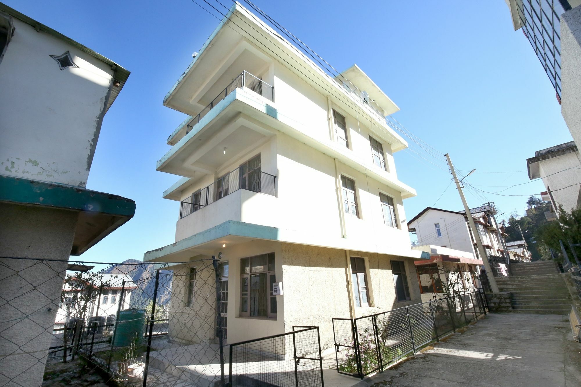 Elegant 3Bhk Abode In Shoghi, Shimla 아파트 외부 사진